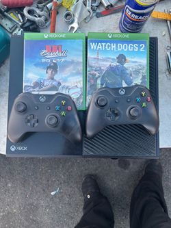 Xbox One Console Bundle with 2 Controllers and Games