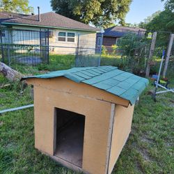 Sturdy Dog House 