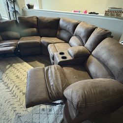 Lounge Couch With Two Comfy Recliners And Drink Holders 