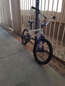 BMX Bike White and Blue