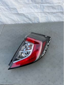 2017 2018 2019 2020 2021 HONDA CIVIC HATCHBACK SPORT RIGHT SIDE TAIL LIGHT OEM USED