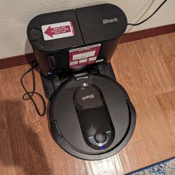 Shark robot Vacuum