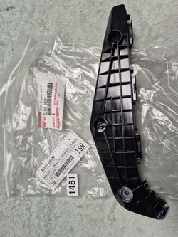 2010/13 Stay, Front Bumper Side Rit Toyota Highlander 