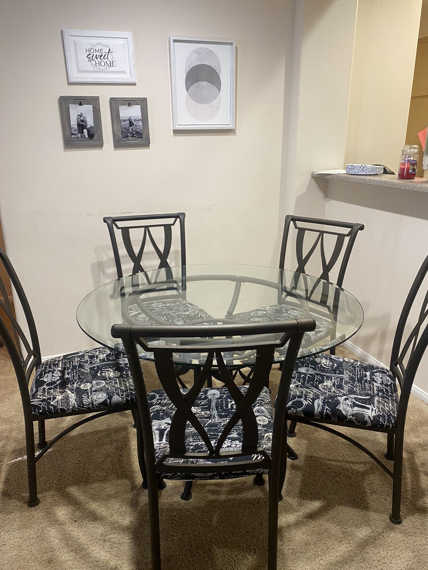 Dining room/kitchen table & chairs