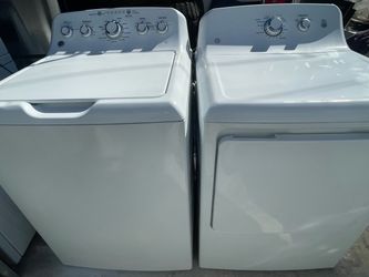 Washer dryer set