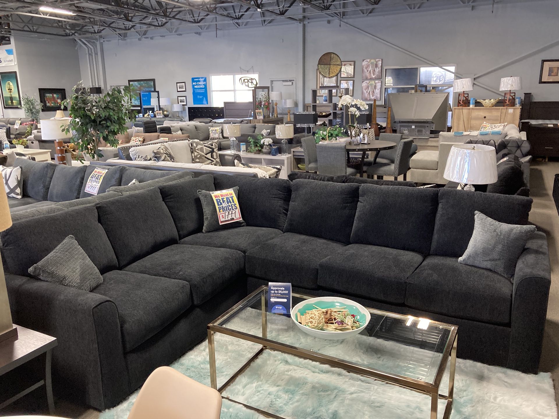 Black Sectional 🖤 Easy Financing Available ✅