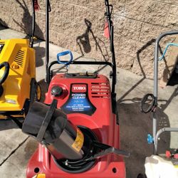Toro Gas SNOW BLOWER 21 IN