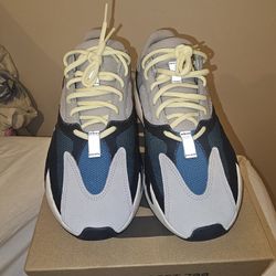 Yeezy 700 Wave Runner Size 9.5