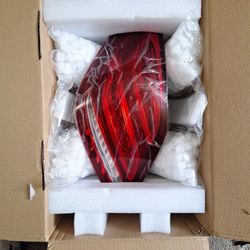 Brand New Mercedes Benz C300 Taillight 