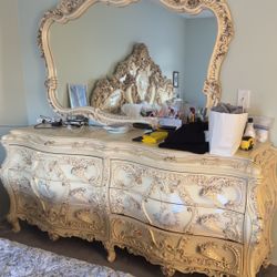 ANTIQUE BED SET 
