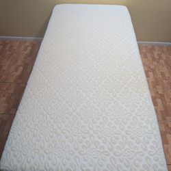 Tw,in XL mat,tress memory foam, firm type.