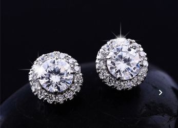 White gold round cut white topaz 0.25ct diamond stud earrings