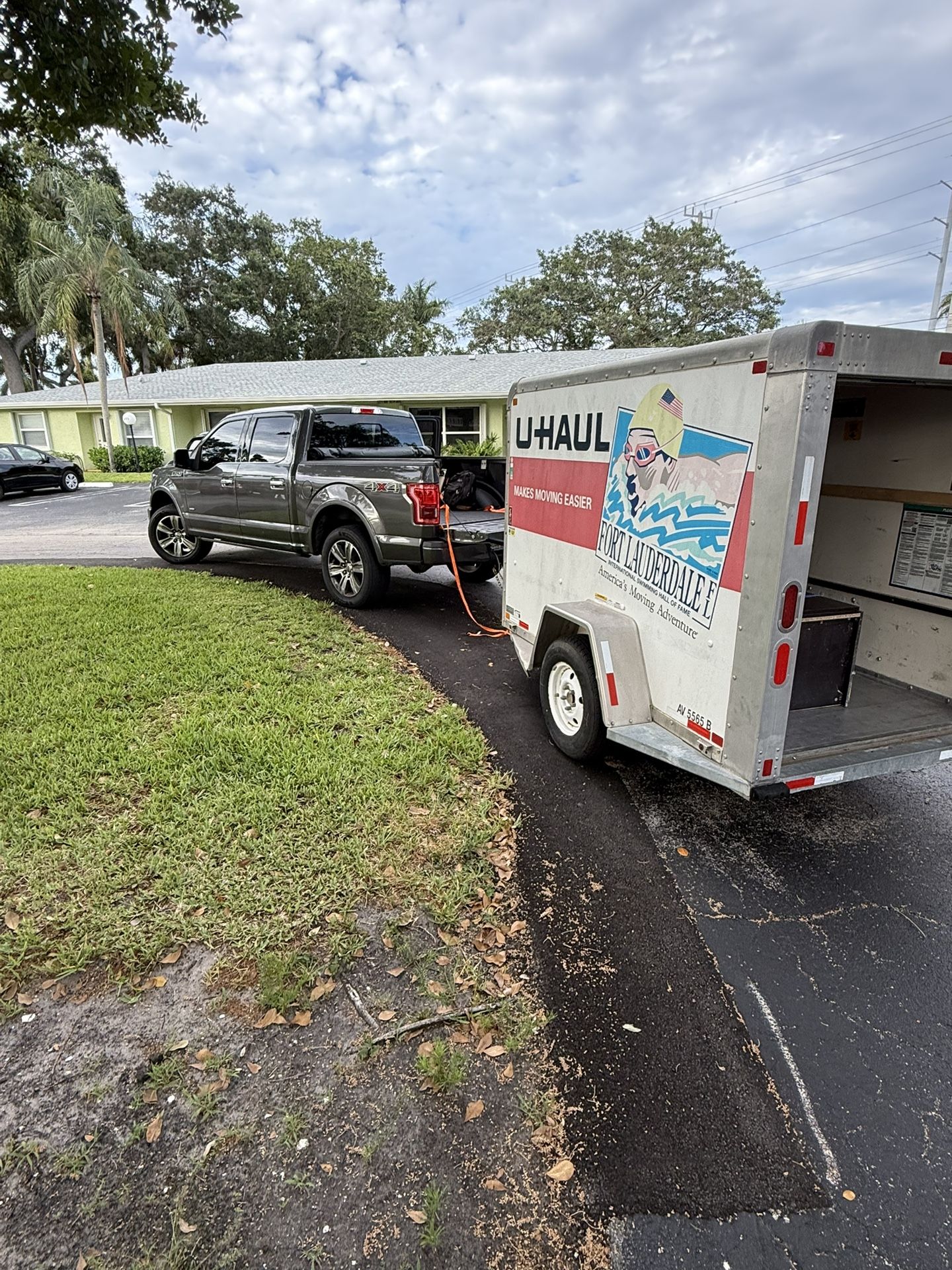 MOVE BOXES FRIDGE TV TABLE DRESSER