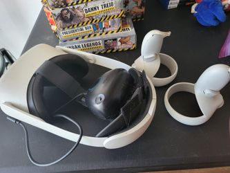 Oculus Meta Quest 2 With Attached Battery