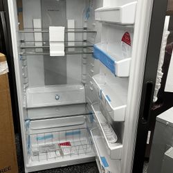 Frigidaire Upright Freezer Carbon Color 20 Cu Ft 