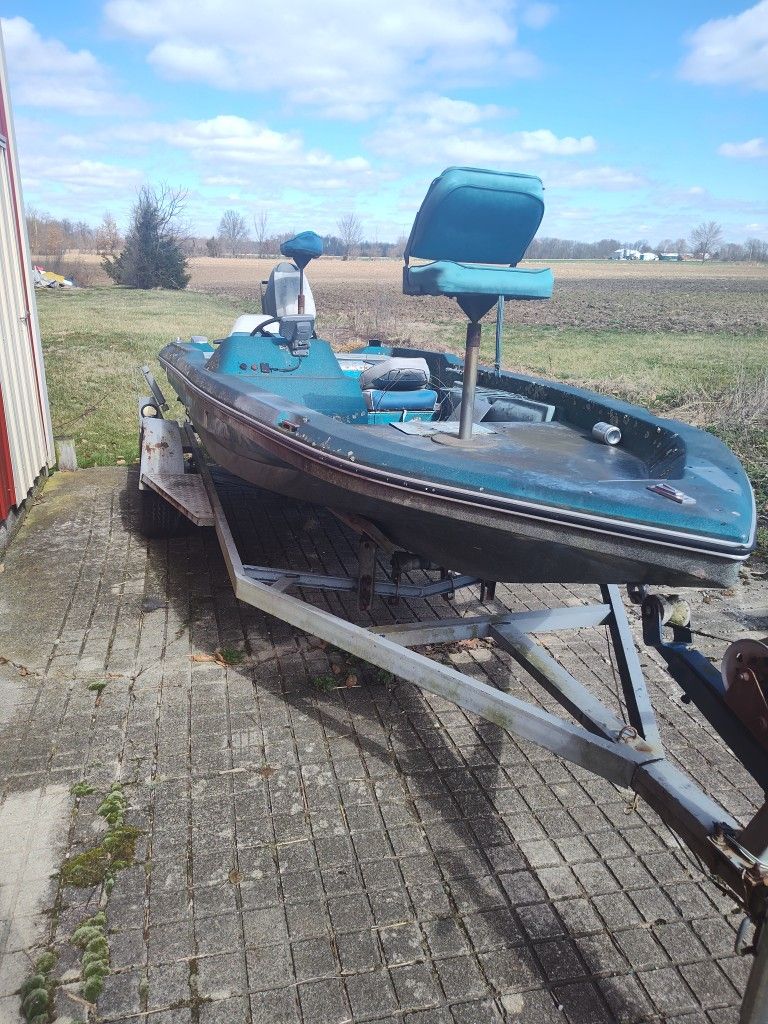 Fiberglass Bass Boat