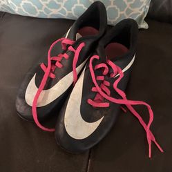 Nike Soccer Cleats Size 4/4.5 Youth