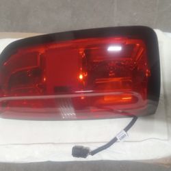 OEM NEW 2015-2021 Chevrolet Colorado Tail Light Stop Lamp Driver Side