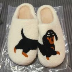 !NEW In Bag! Cute Dachshund Slippers