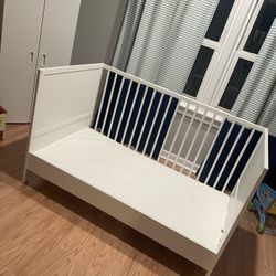 Crib/toddler Bed For Sale 