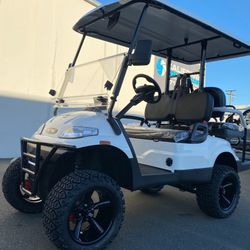 Golf Cart Brand New. Lithium Battery