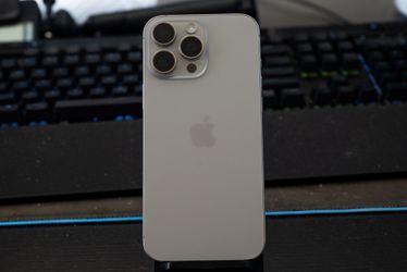 iPhone 16 Pro Max (Unlocked) 1TB Storage