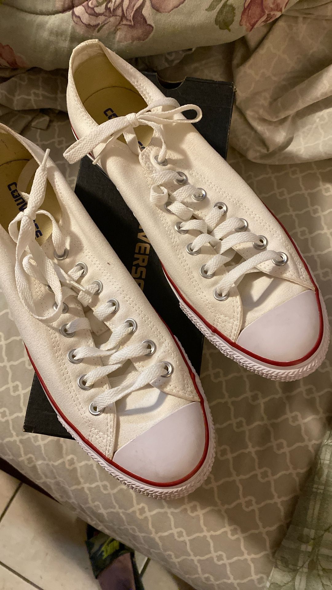 Converse All Stars Men’s 10.5 Women’s 12.5 With Box