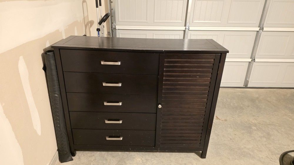 Dresser - With Mirror 