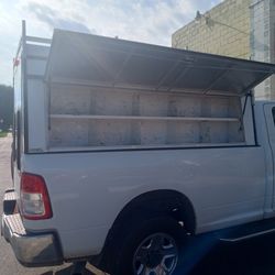 Stand In Like New Utility Cap For Ram 2500 Long Bed