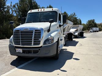 Bottom dump truck and trailer 2016 freightliner Cascadia and 2001 Ace bottom dump lightweight trailer