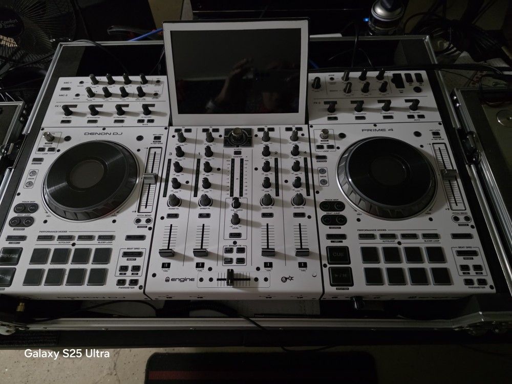 DENON PRIME 4