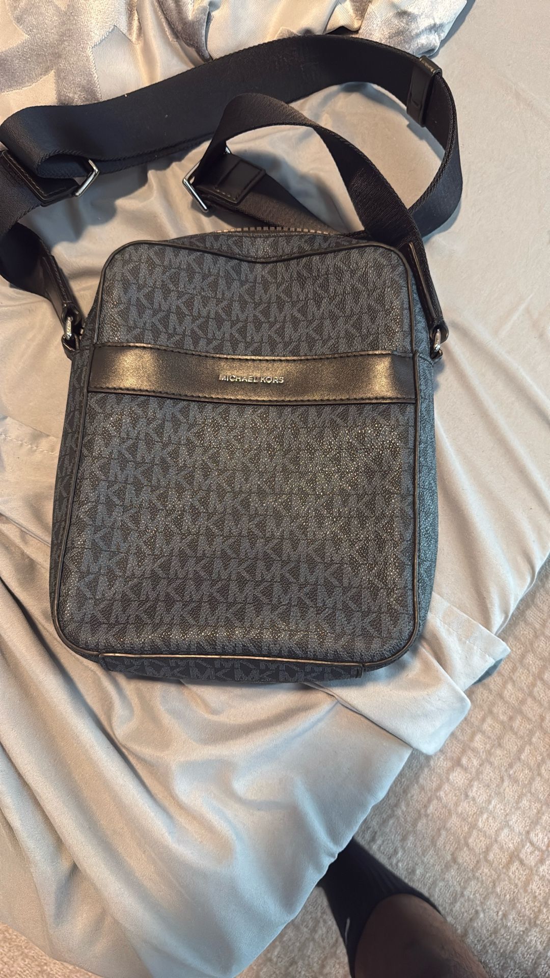 Mk Messenger Bag