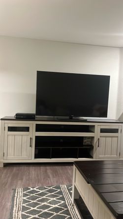 Darborn 88" TV Stand (Ashley furniture)