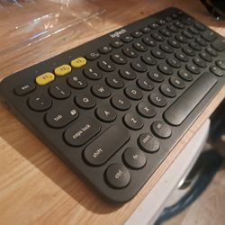 Bluetooth Keyboard For Phone Or Tablet