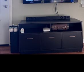 Entertainment center