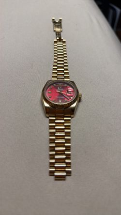 Men’s gold watch