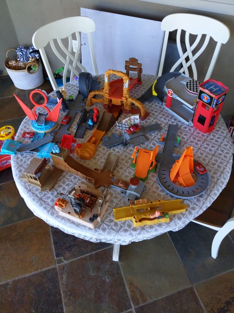 Disney/Pixar Cars Playsets