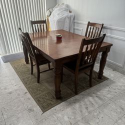 Dining Table and 4 Chairs
