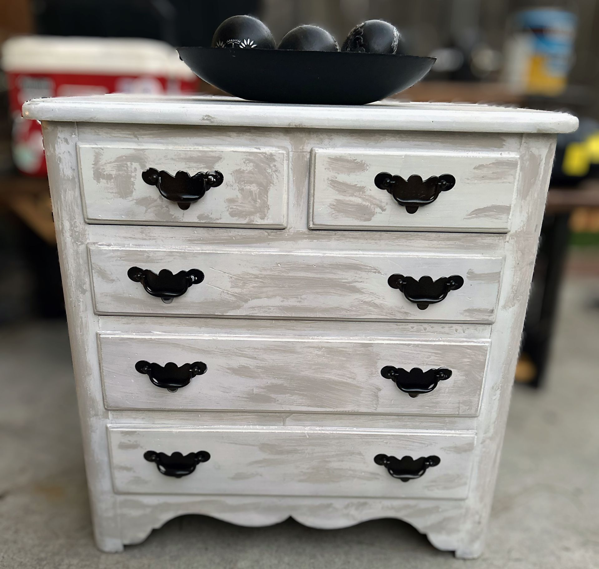 Compact Solid Wood Sabby Chic Dresser