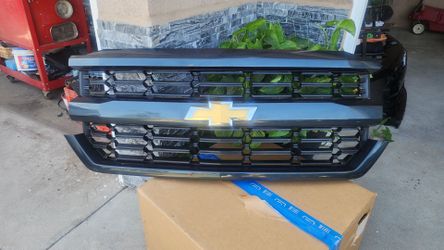 2017 silverado grille