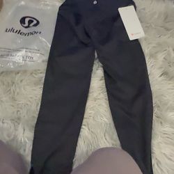 Lululemon size 2