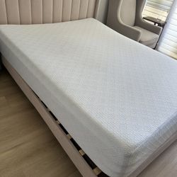 Zinus Queen mattress 12 inches 