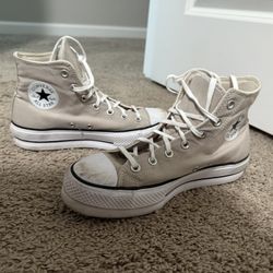 Women’s High top Converse  