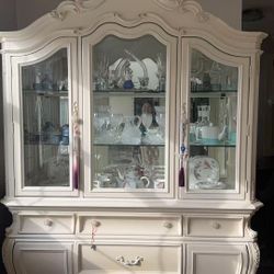 Beautiful Dinning Set For Sell