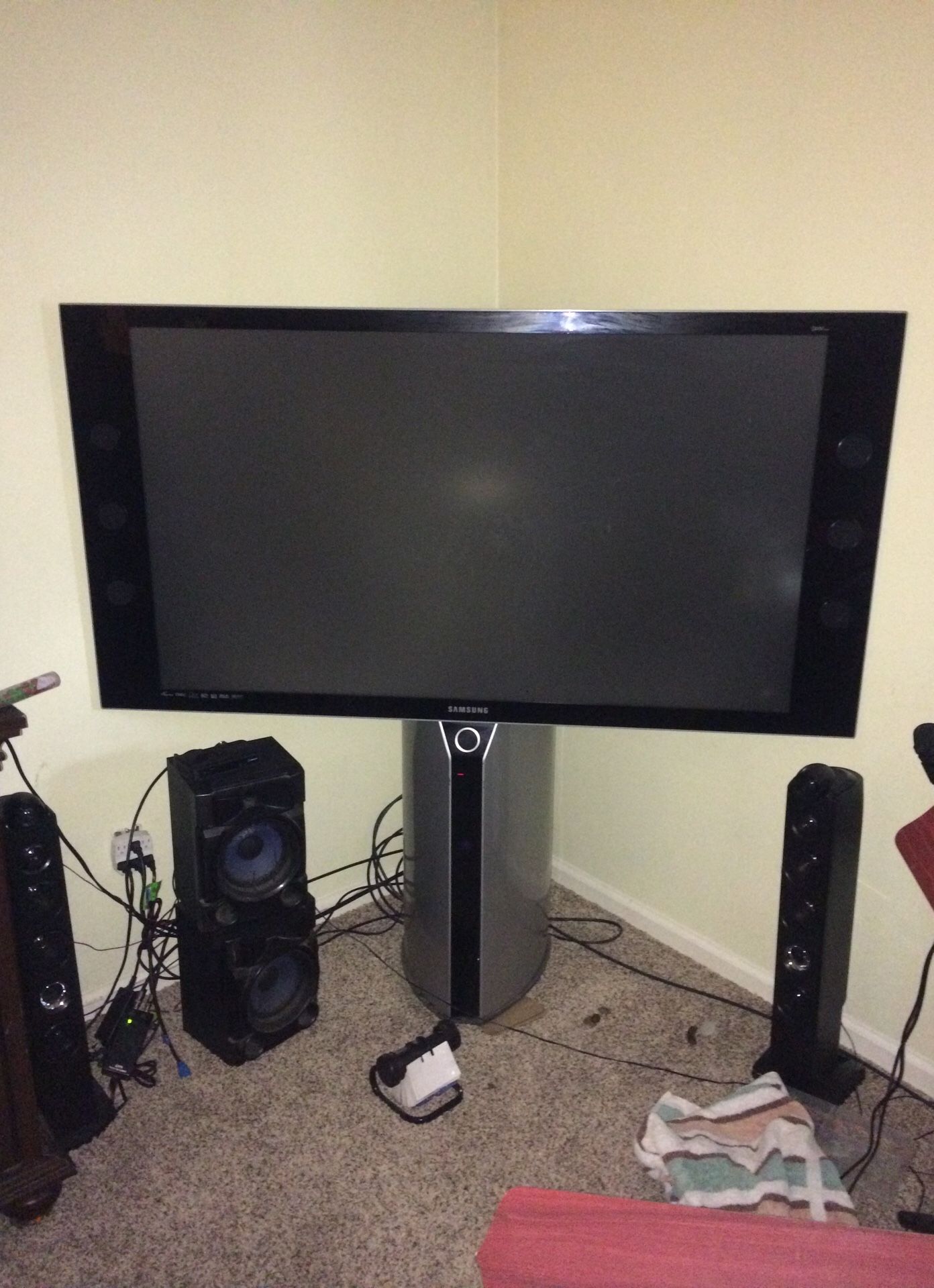 55” Samsung dlp pedestal tv