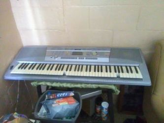 Yamaha portable grand dgx 202
