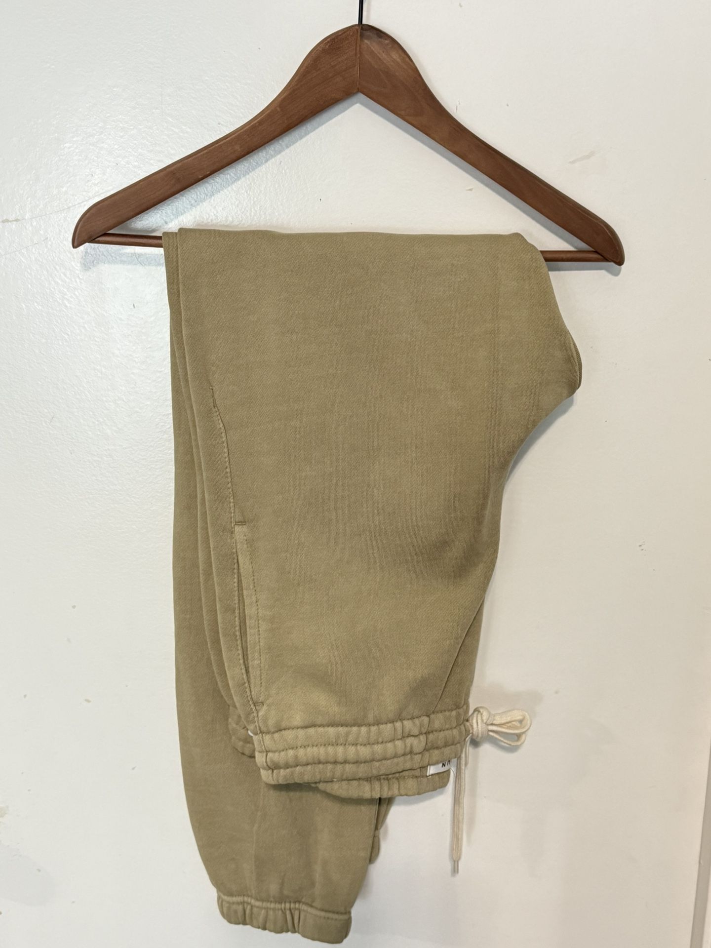 NEW PacSun Men’s Relaxed Fit Joggers Tan size Medium Comfort Activewear