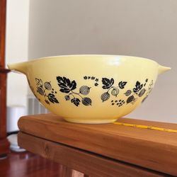 Vintage Pyrex Gooseberry Cinderella Mixing Bowl 4 Qt #444