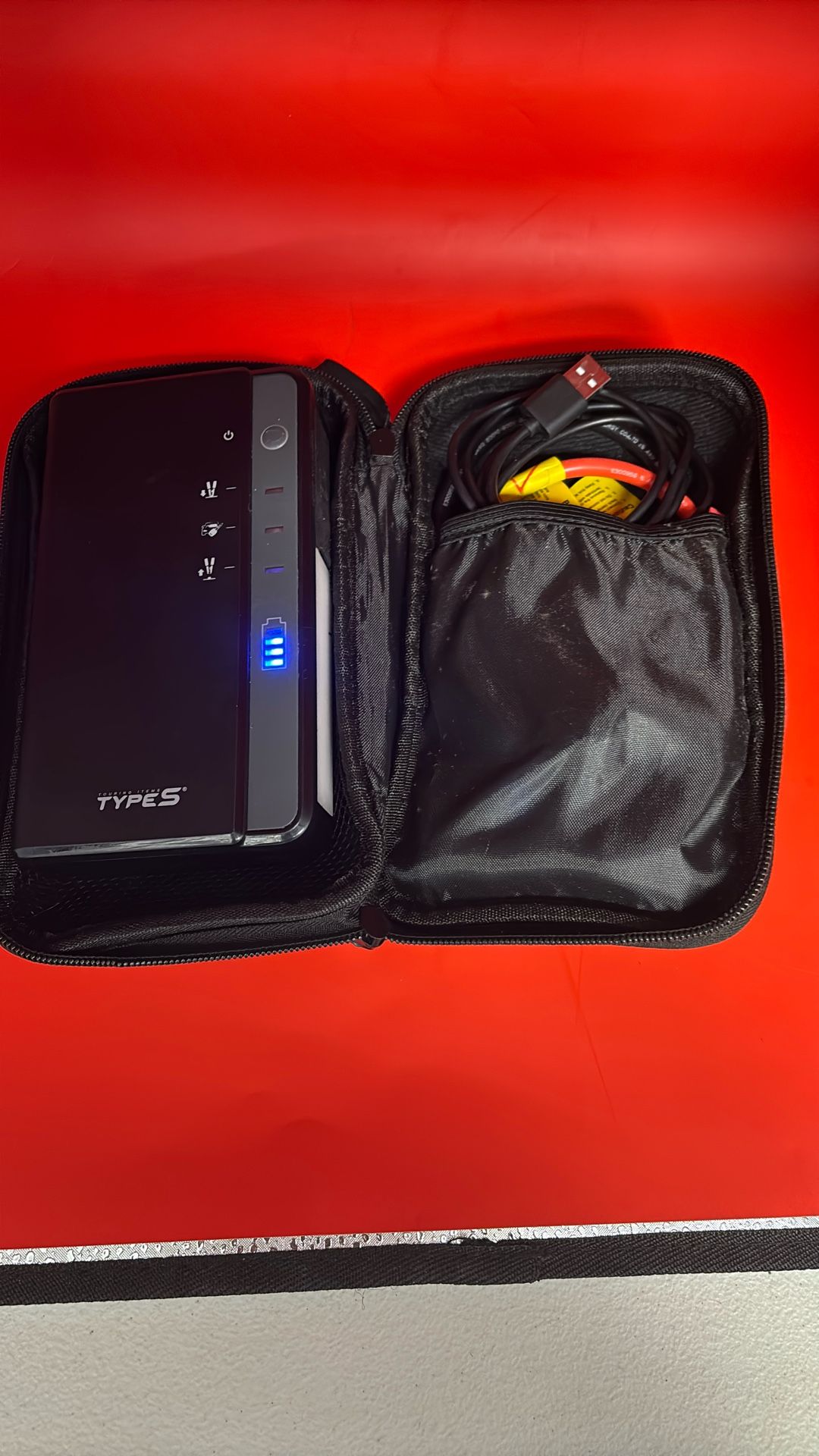 BATTERY CHANGER PORTABLE WITH LEADS IN BLACK SOFT CASE