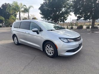 2022 Chrysler Voyager